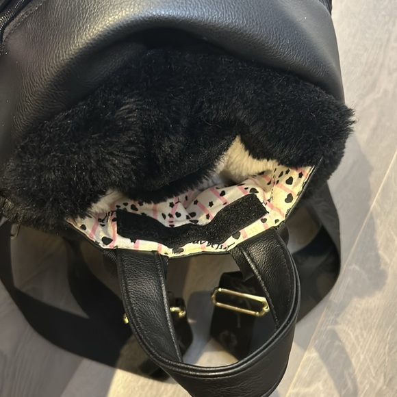 Betsey Johnson Plush Hooded Black Faux Fur Panda Hoodie Convertible Backpack - Picture 7 of 14